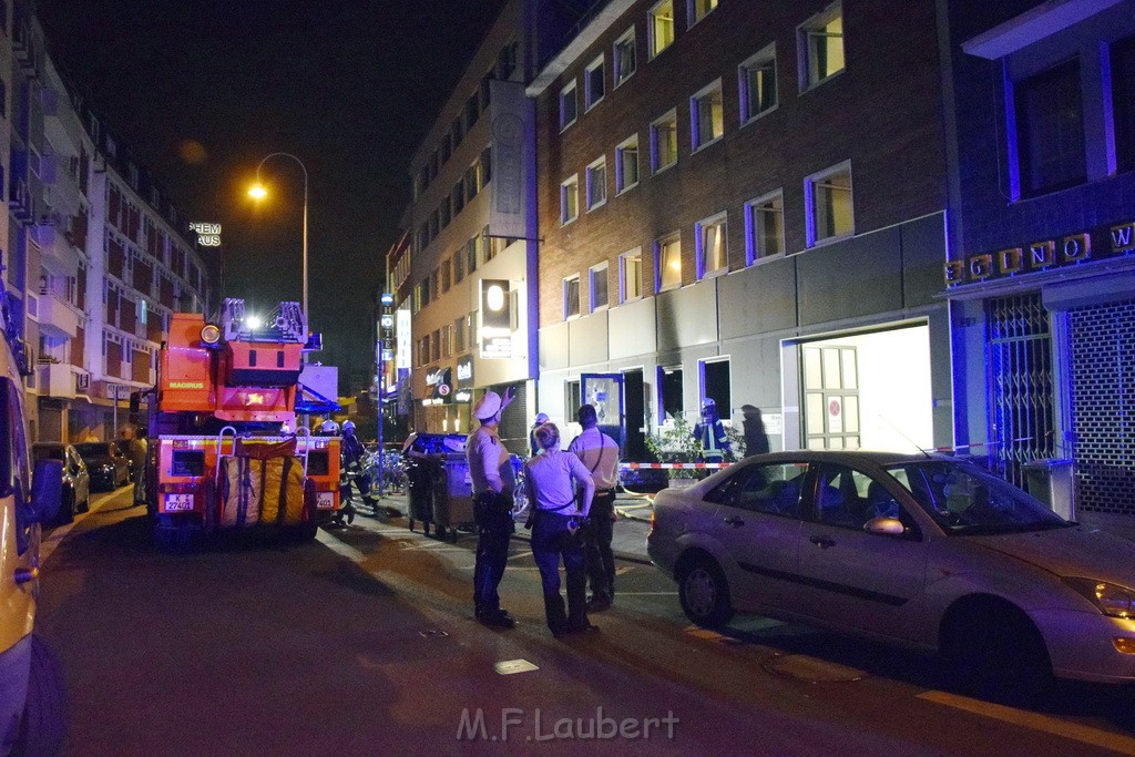 Feuer 2 Koeln Altstadt Nord Marzellenstr P09.JPG - Miklos Laubert